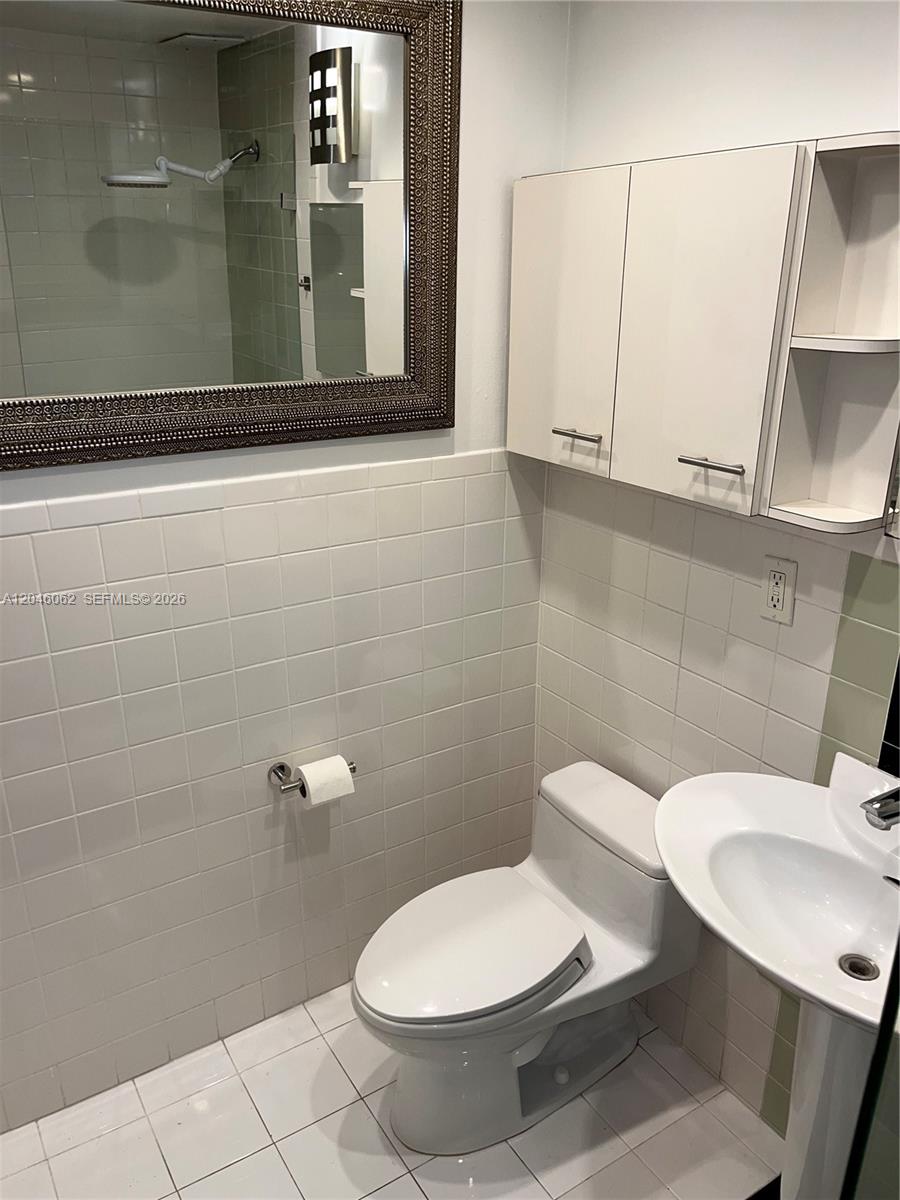 880 Ne 69th Street 5q Property Photo 20