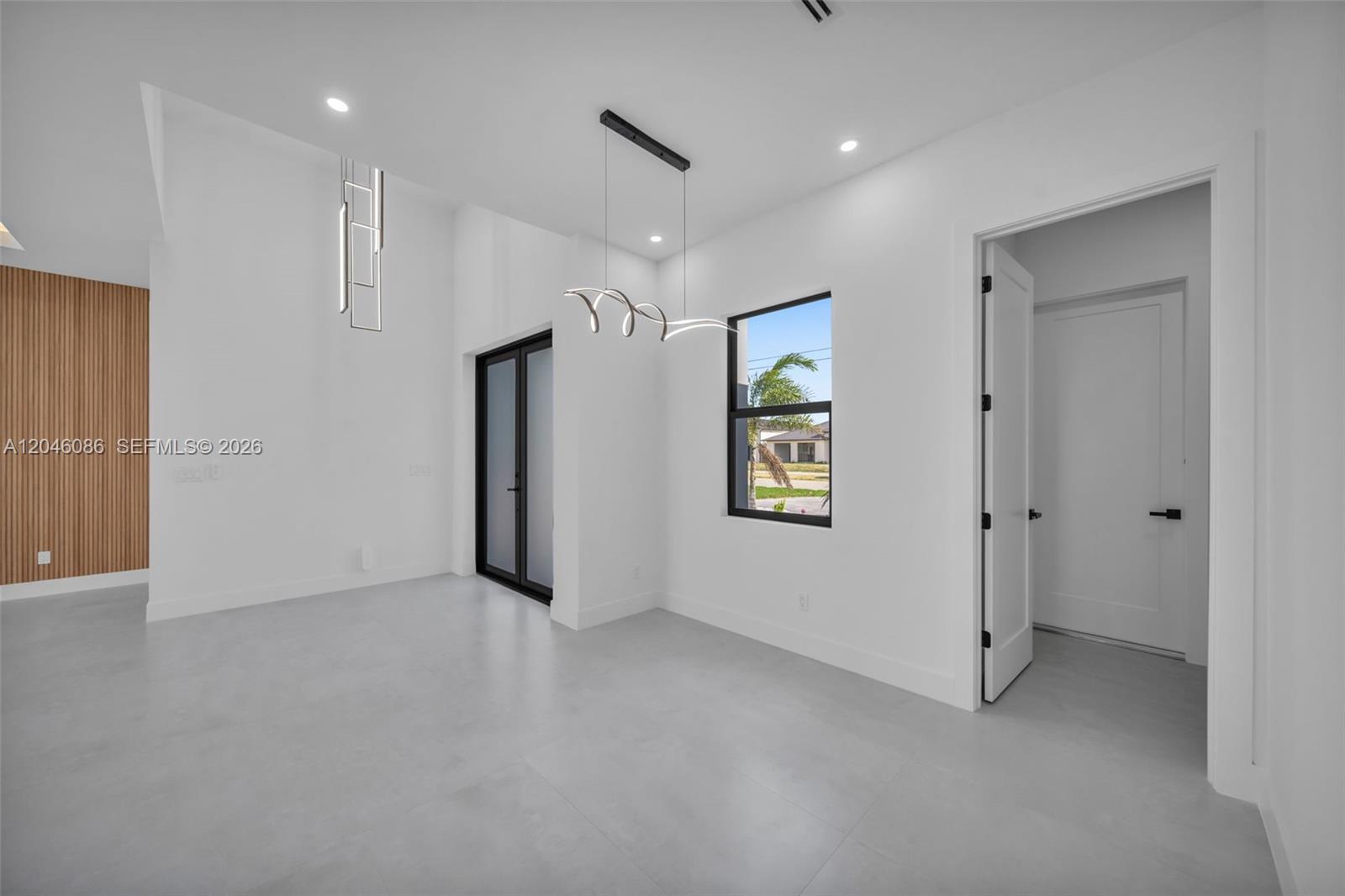 1049 Embers Parkway W Property Photo 16