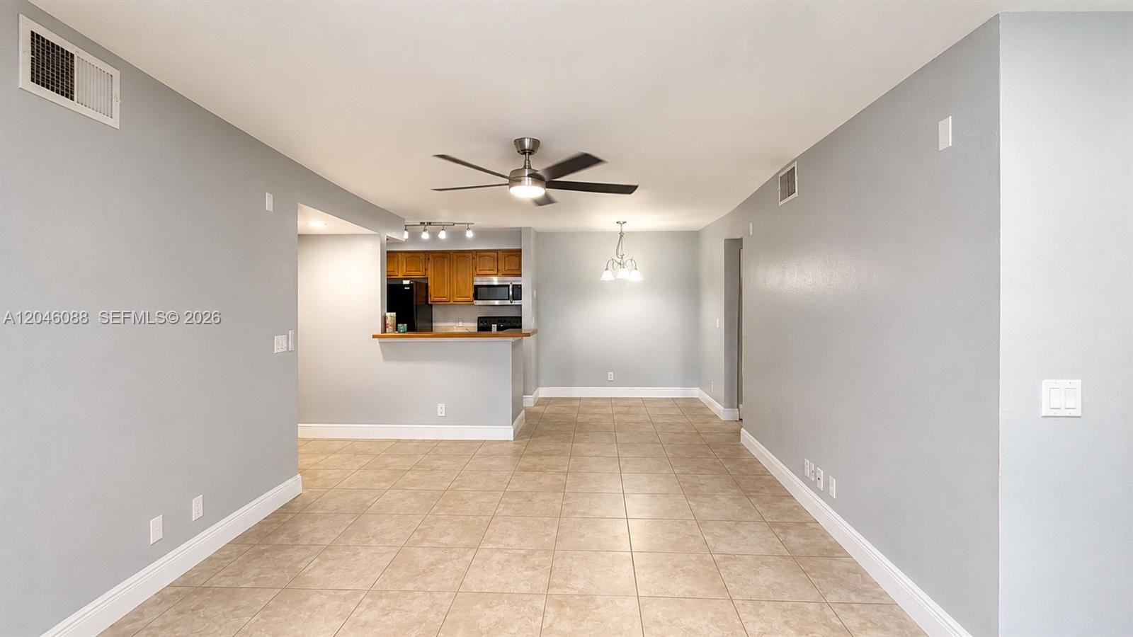 2986 S University Drive 8108 Property Photo 3