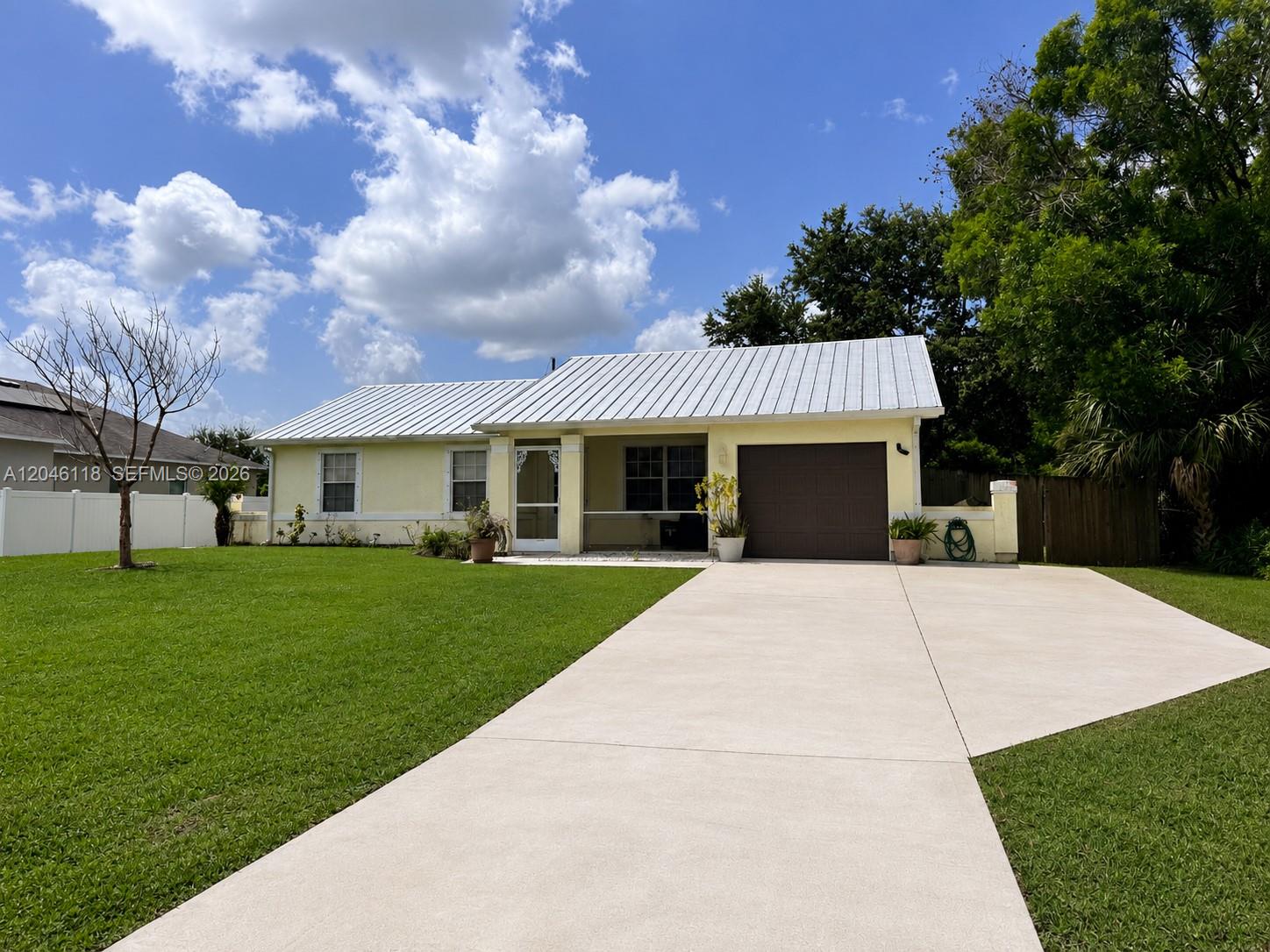 5411 Nw Consumer Avenue Property Photo 1