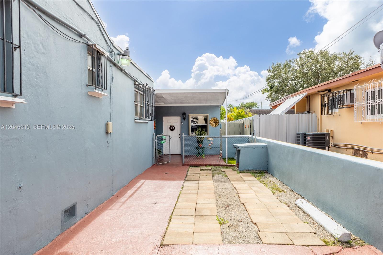 2818 Sw 2nd Street Property Photo 5