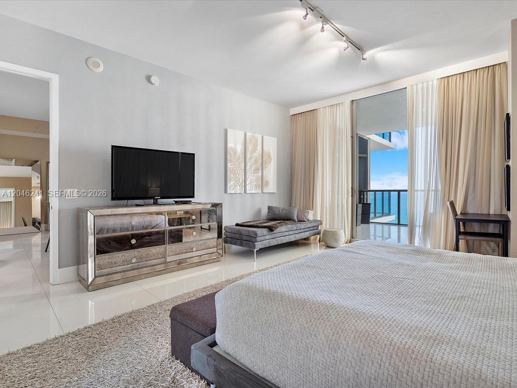 9705 Collins Avenue 1804n Property Photo 28