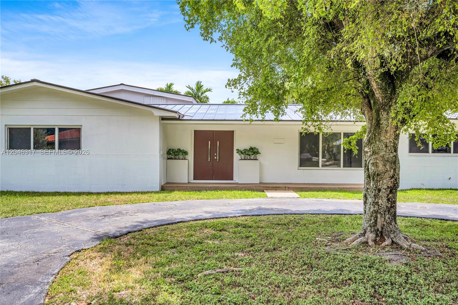 12525 SW 68th Court Property Photo 1