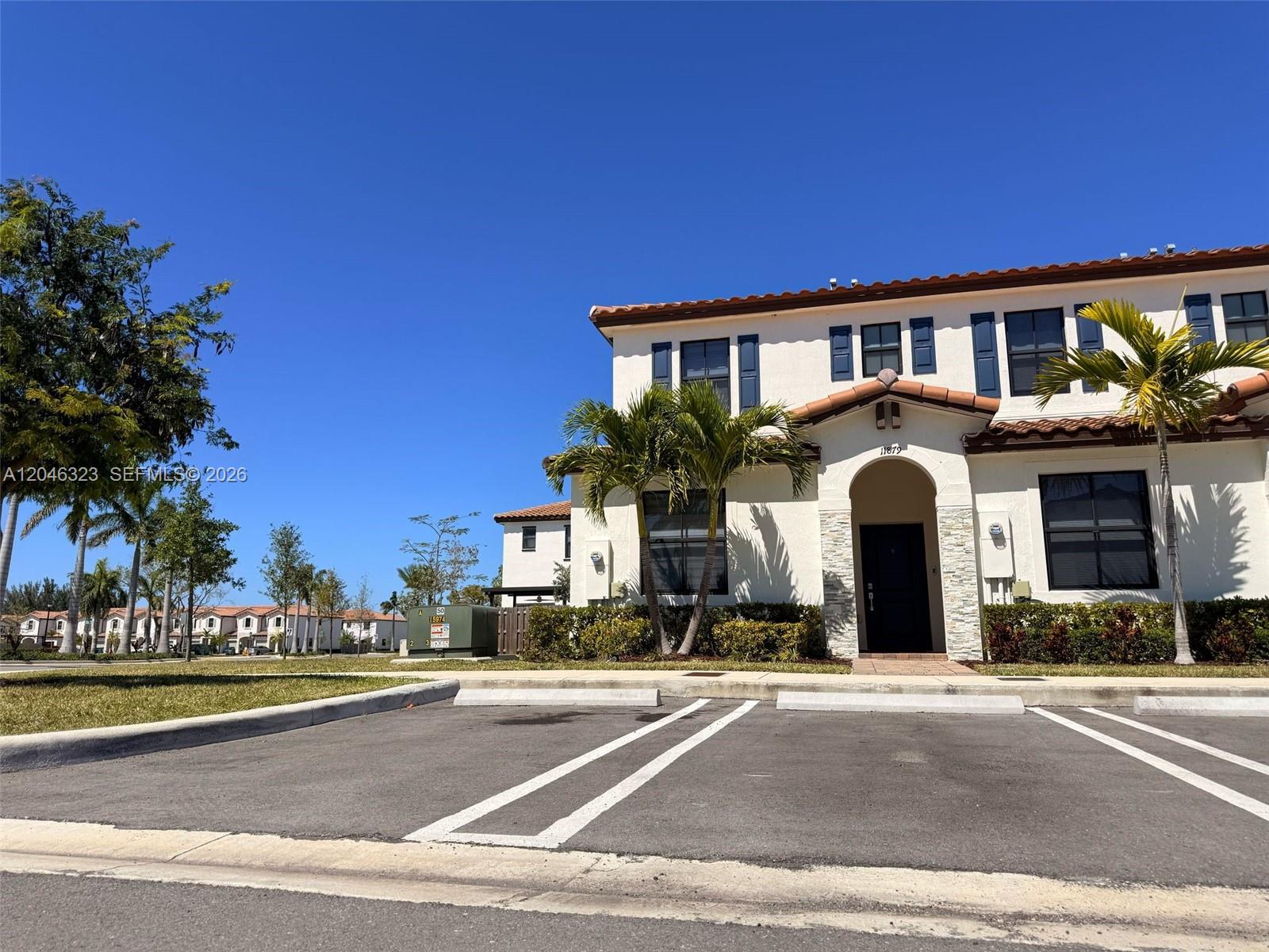 A12046323 Property Photo 2