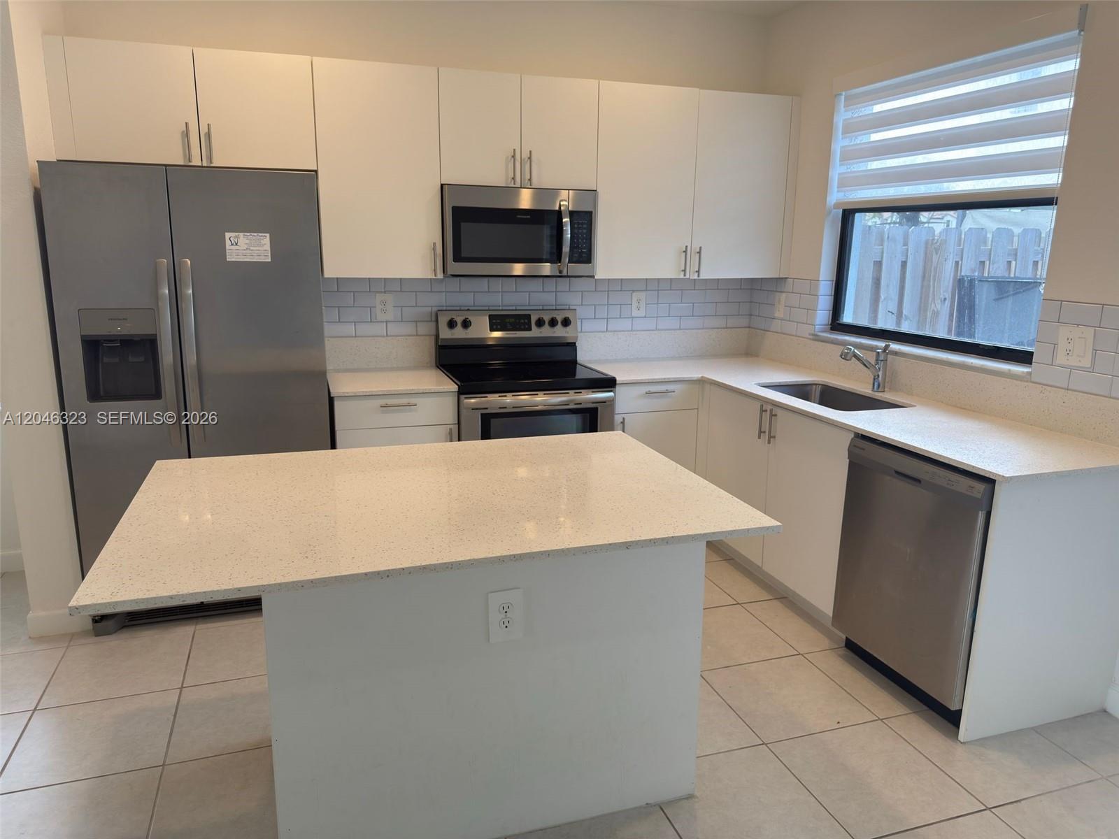 A12046323 Property Photo 10