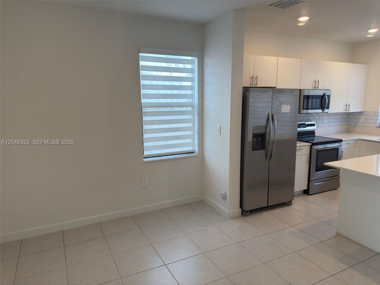 A12046323 Property Photo 14
