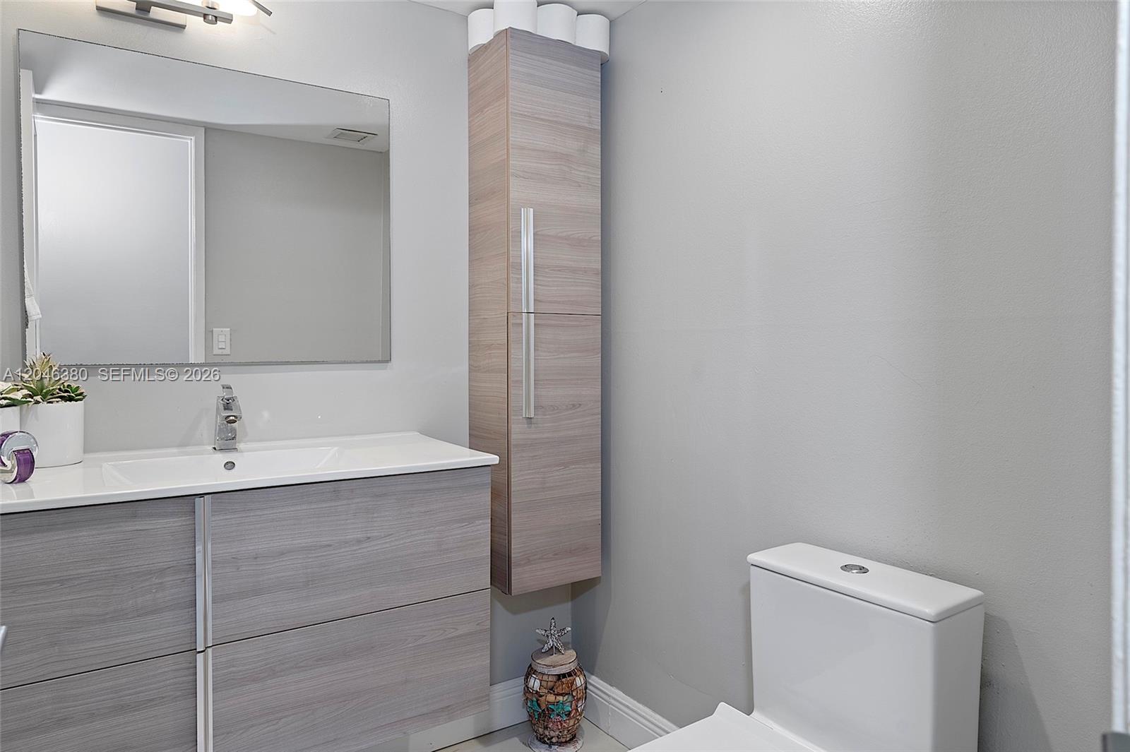 111 N Briny Avenue Ph11 Property Photo 29