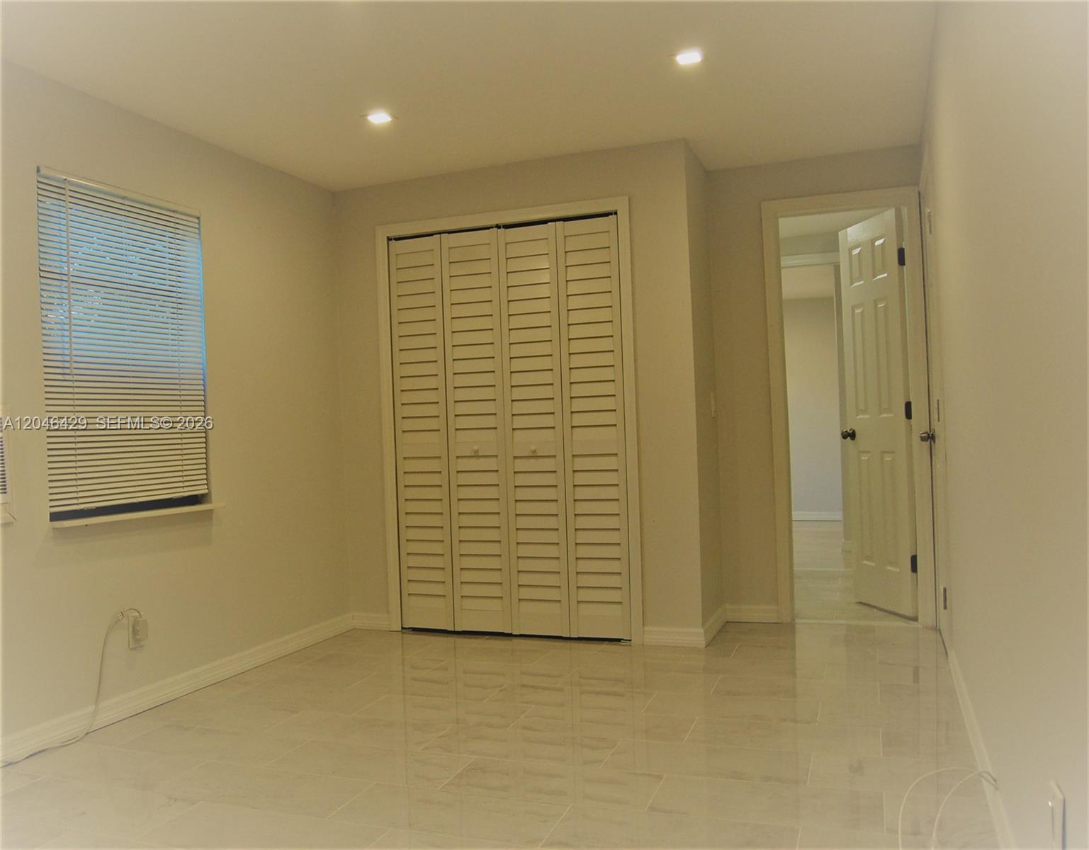 A12046429 Property Photo 6