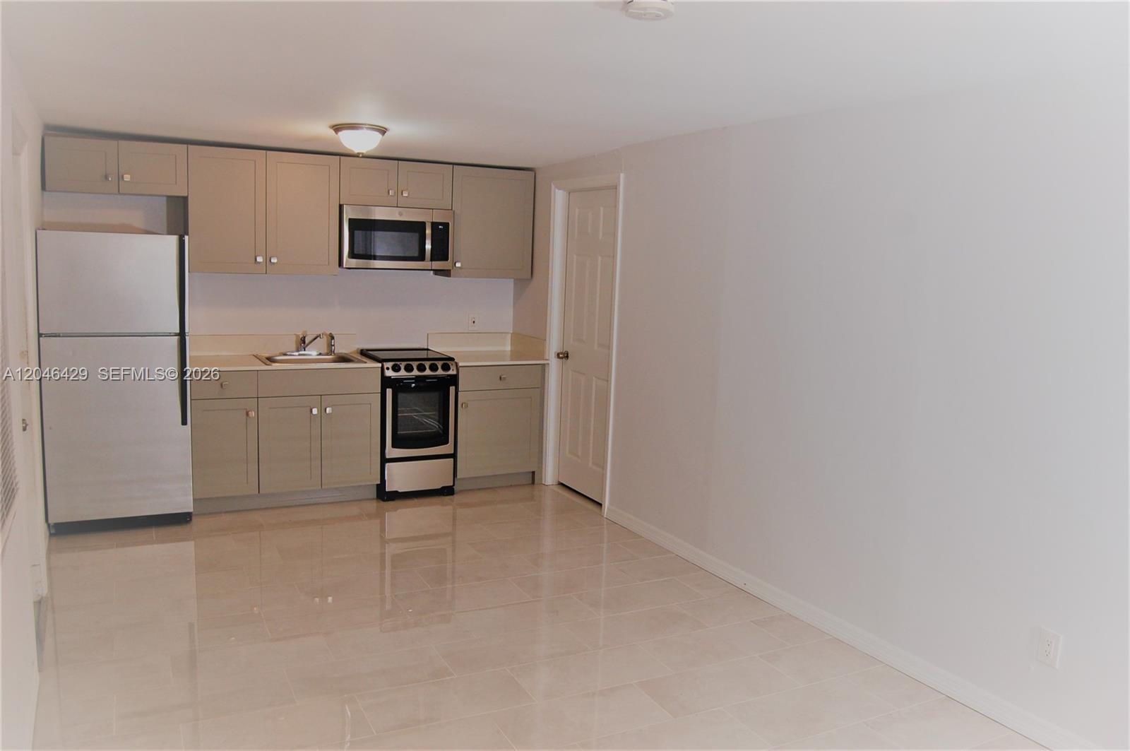 A12046429 Property Photo 10