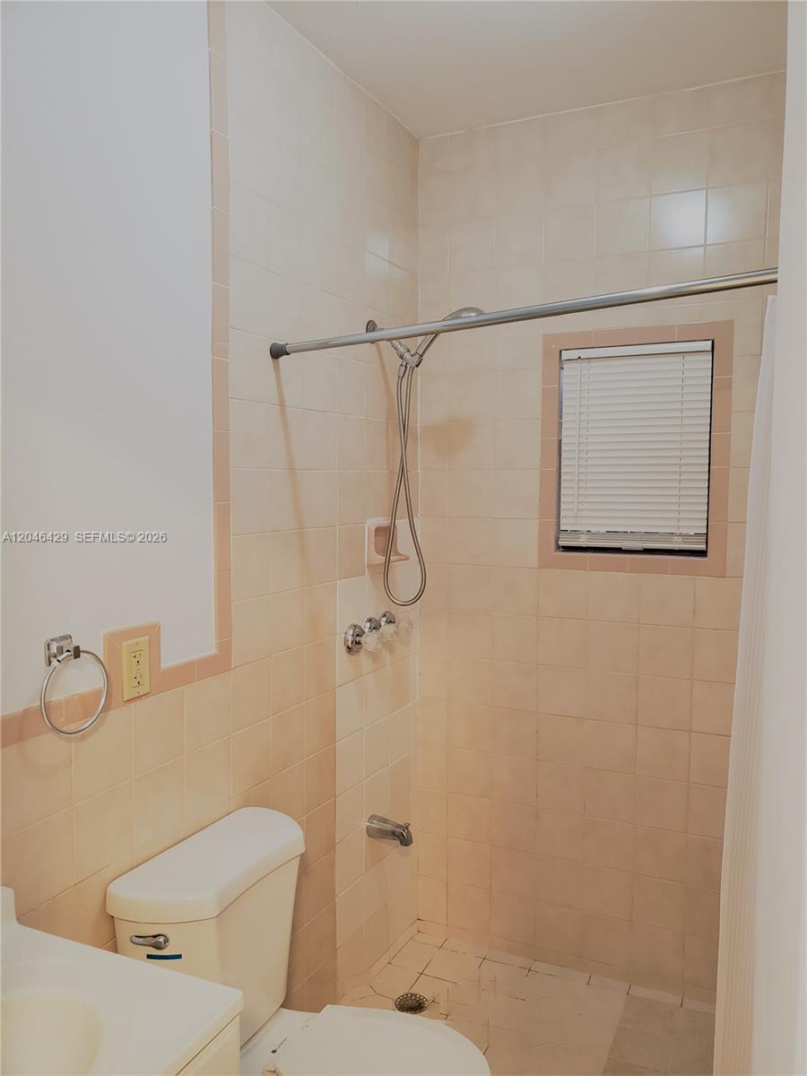A12046429 Property Photo 11