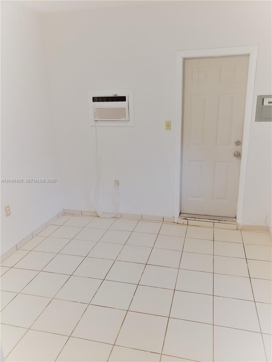 A12046429 Property Photo 14
