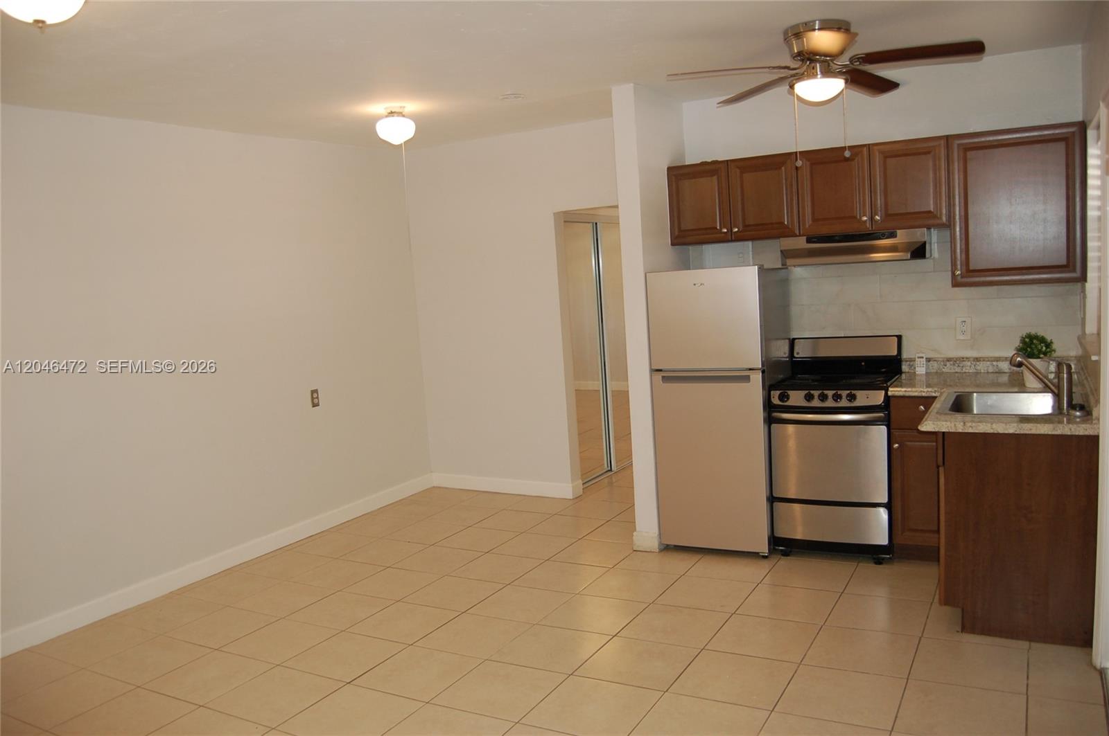 A12046472 Property Photo 6