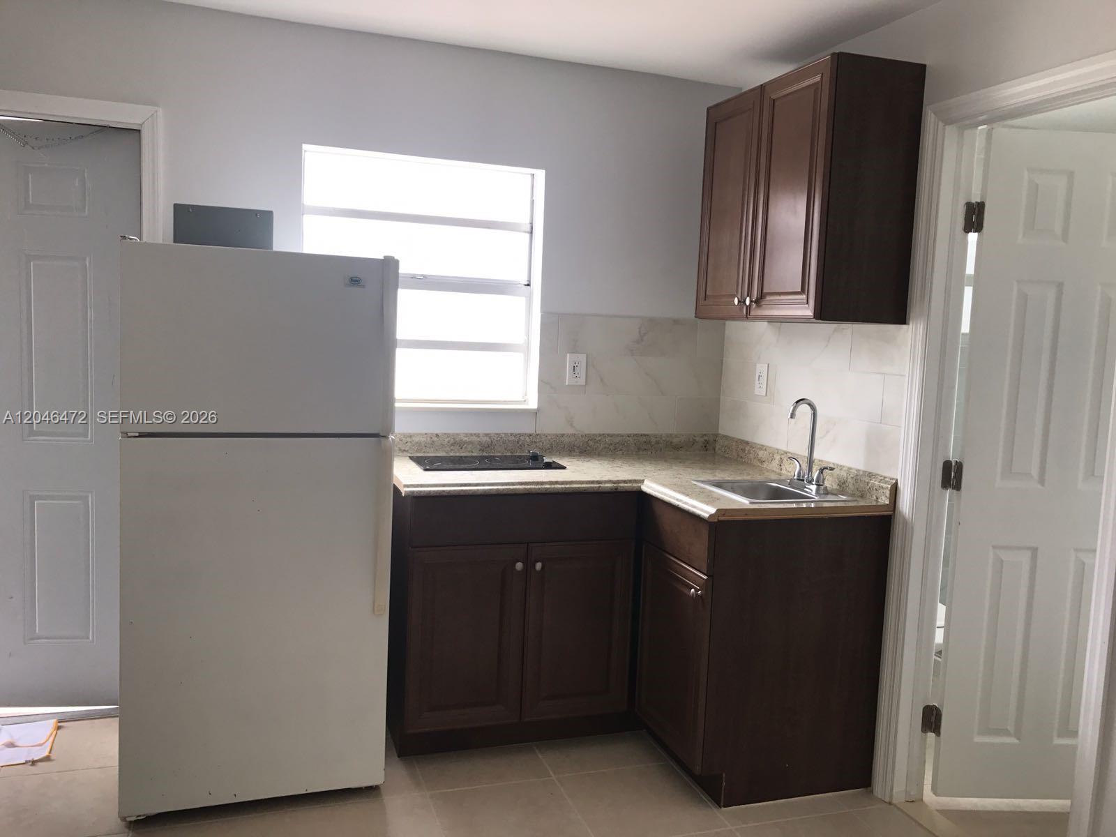 A12046472 Property Photo 17