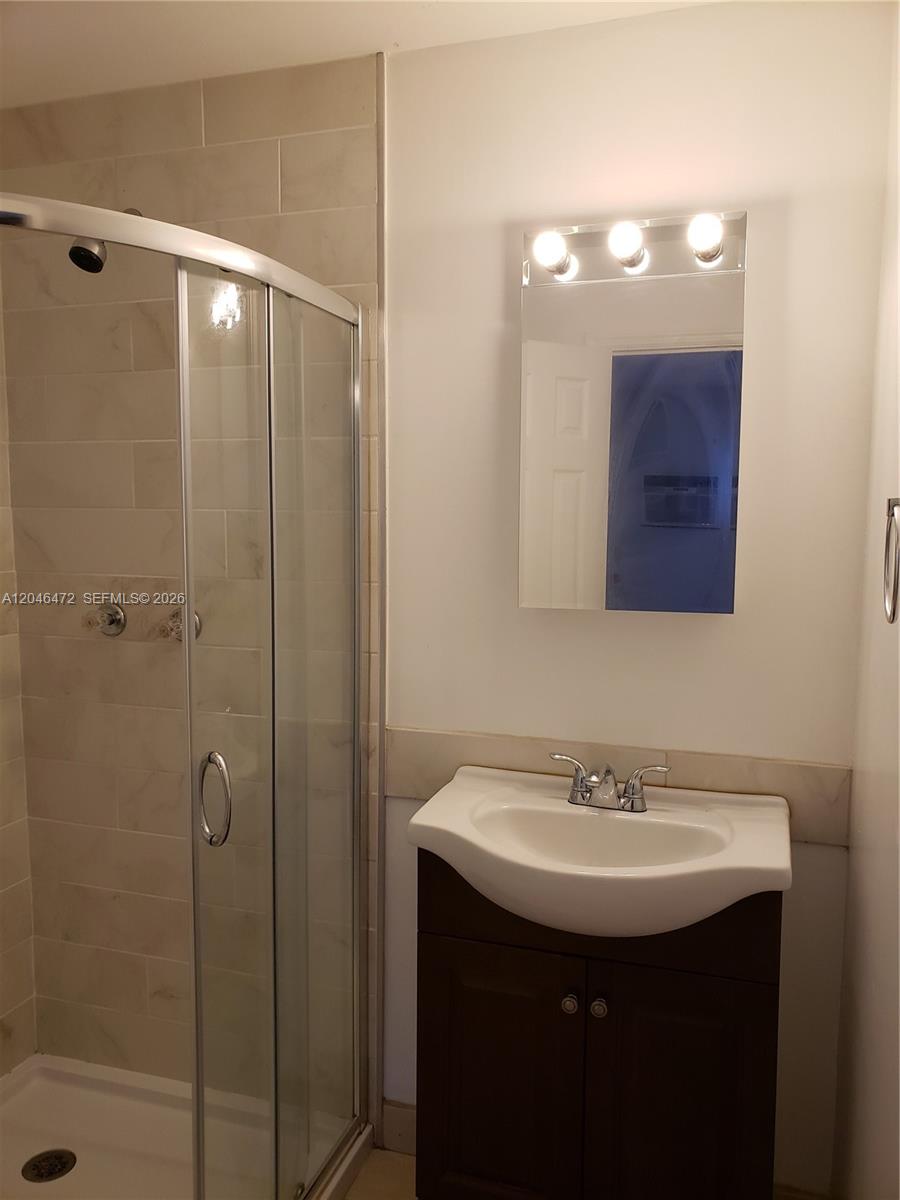 A12046472 Property Photo 28