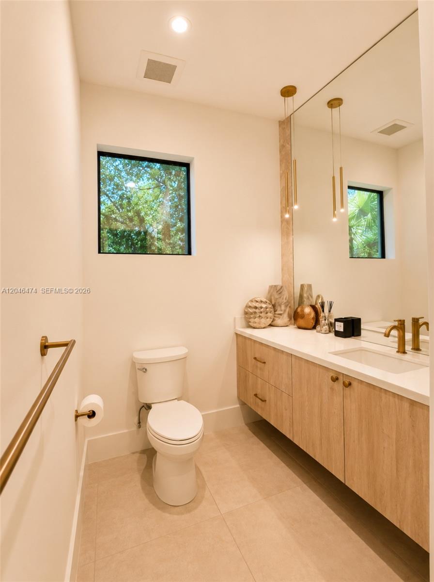A12046474 Property Photo 8
