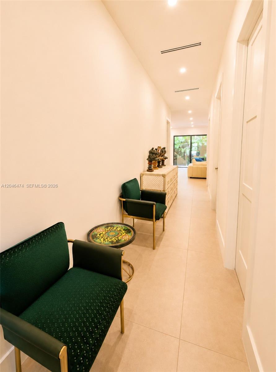 A12046474 Property Photo 9