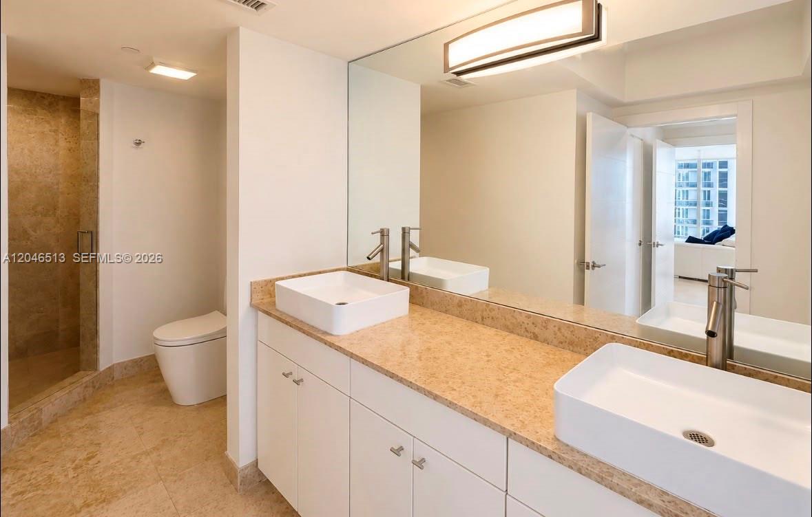 4775 Collins Avenue 2407 Property Photo 14