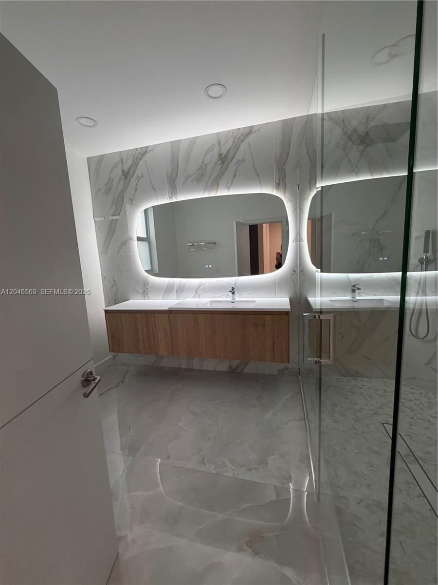 4499 Nw 93rd Doral Court Property Photo 10