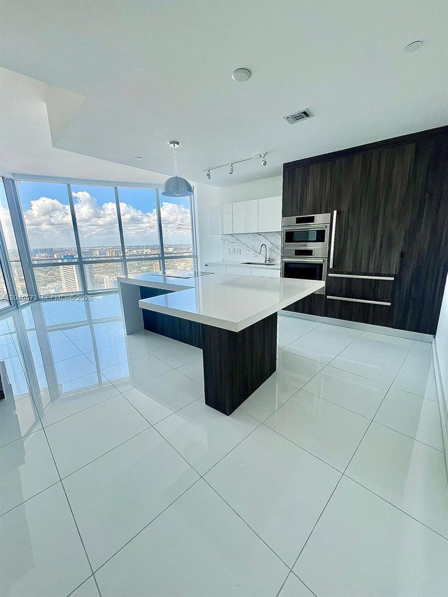 A12046573 Property Photo 8