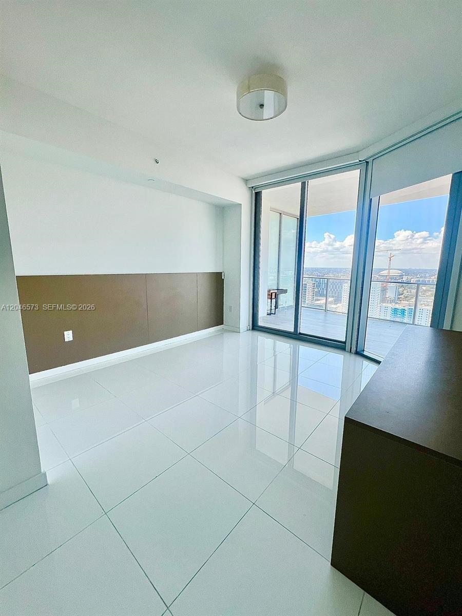 A12046573 Property Photo 13