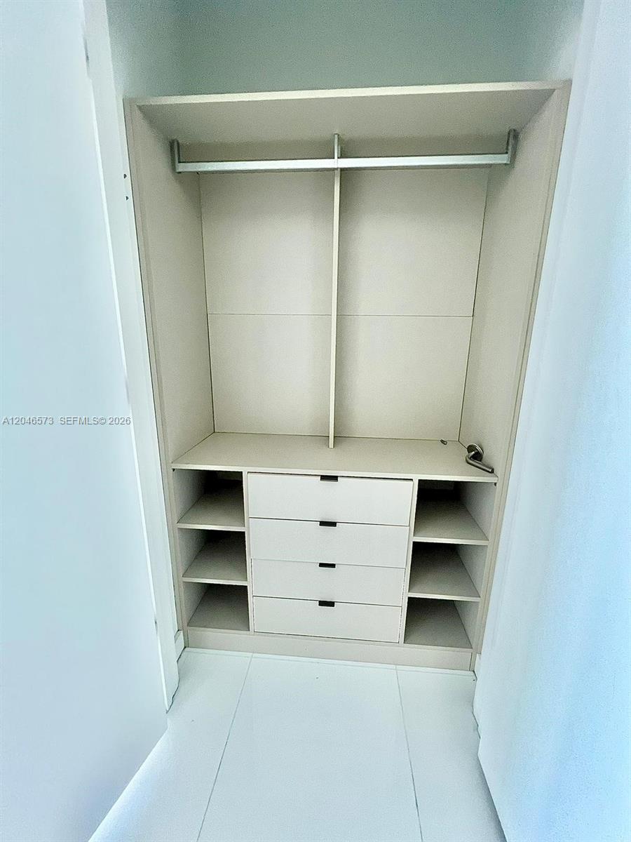 A12046573 Property Photo 16