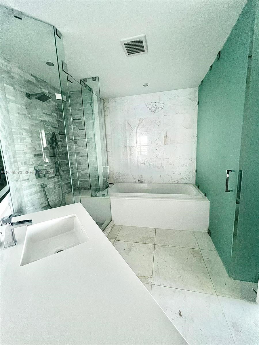 A12046573 Property Photo 20