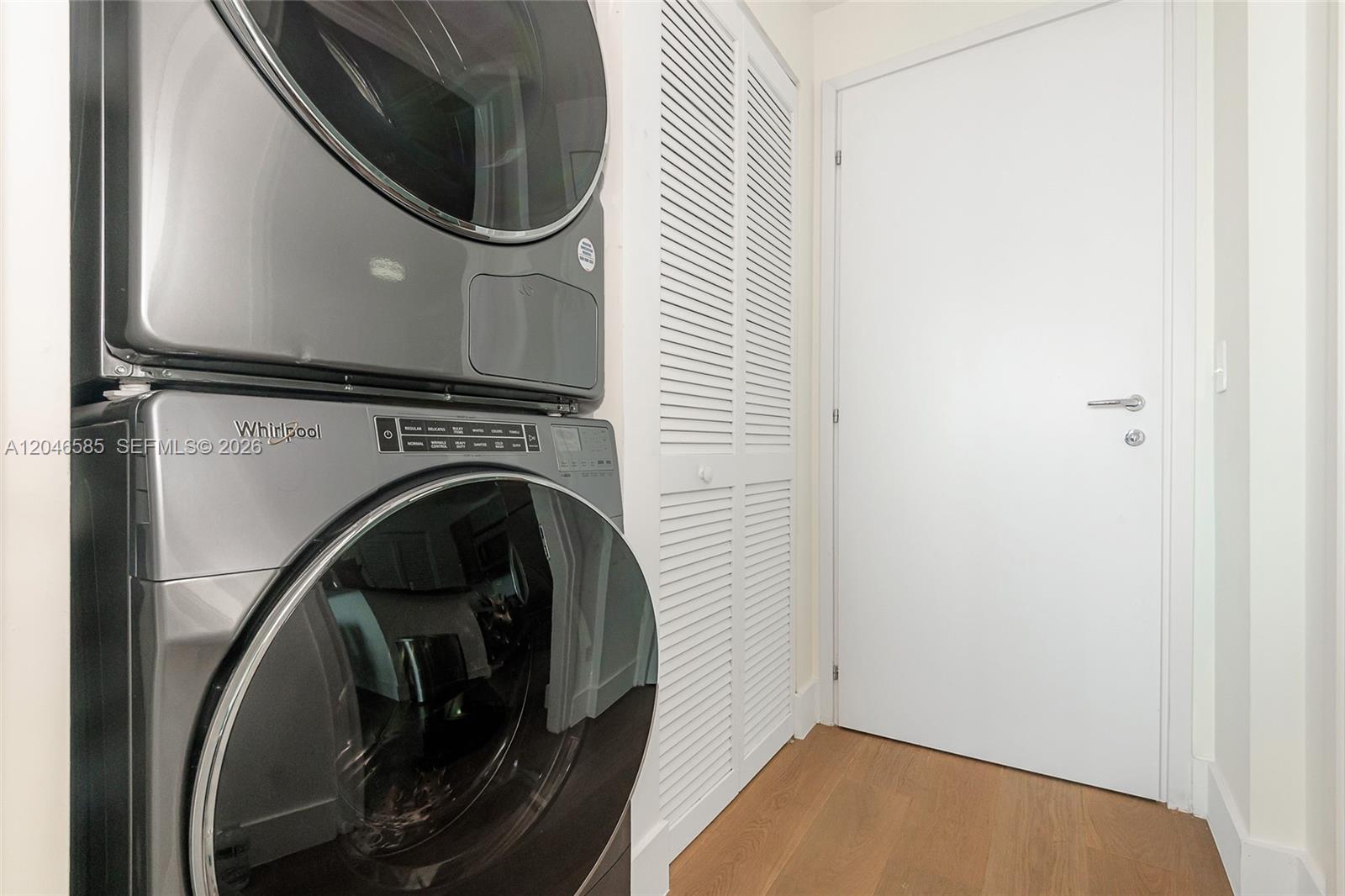300 S Biscayne Boulevard T-2612 Property Photo 23