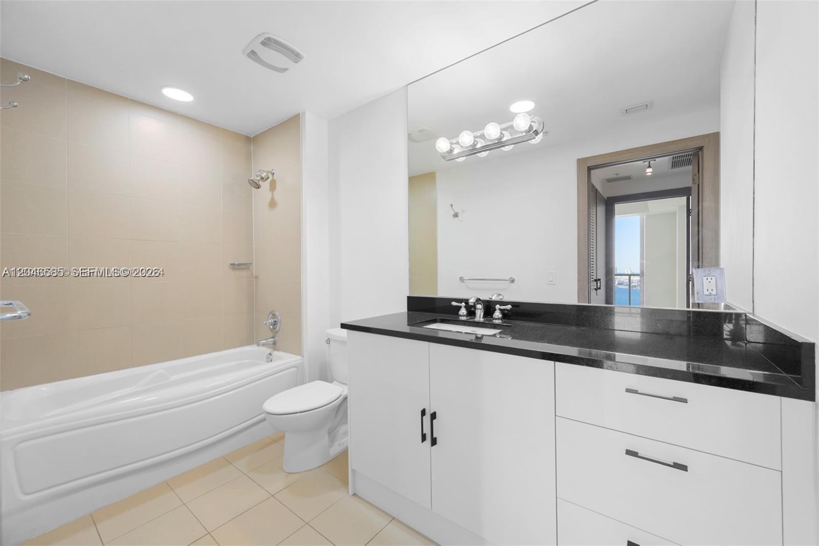 300 S Biscayne Boulevard T-2612 Property Photo 27