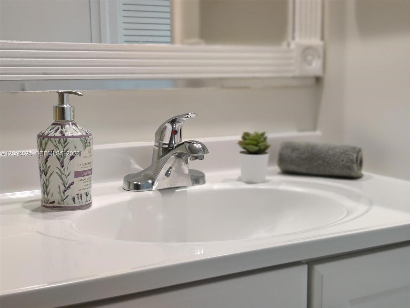 300 E Club Circle 108 Property Photo 25