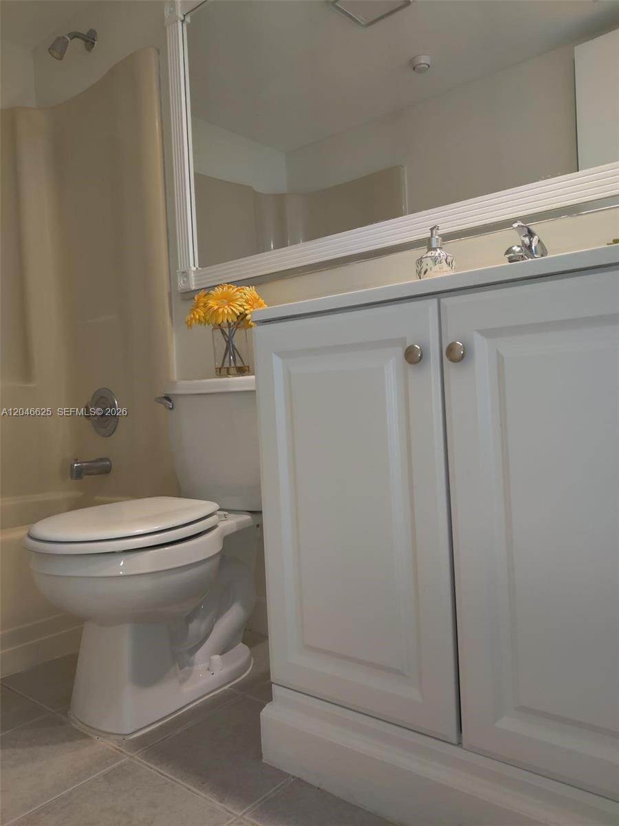 300 E Club Circle 108 Property Photo 26