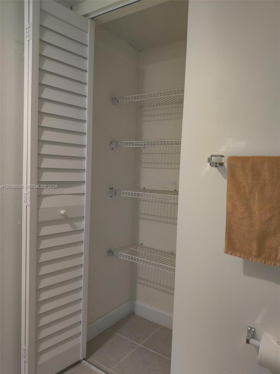 300 E Club Circle 108 Property Photo 28