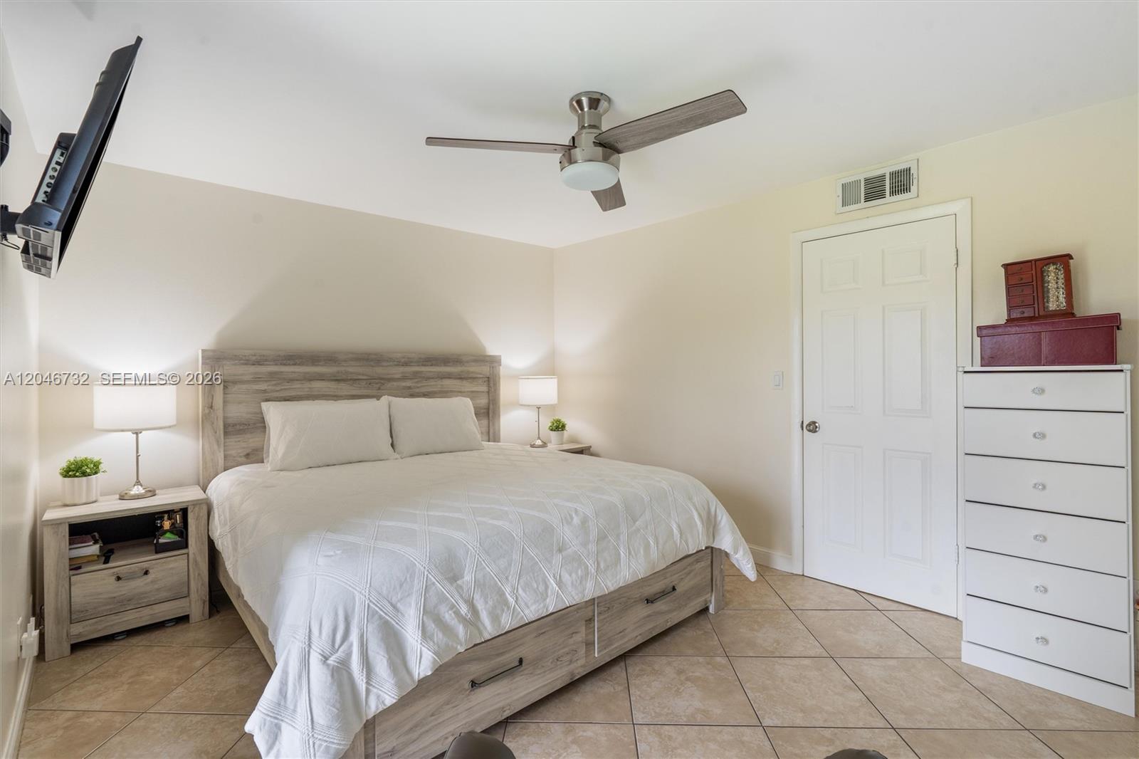 9101 Sunrise Lakes Boulevard 202 Property Photo 10