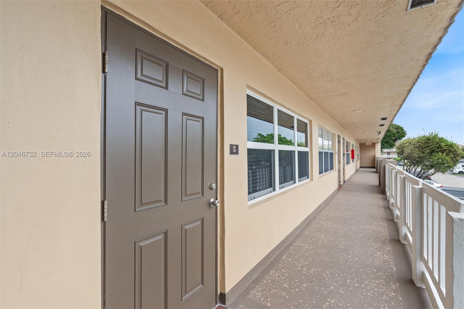 9101 Sunrise Lakes Boulevard 202 Property Photo 12