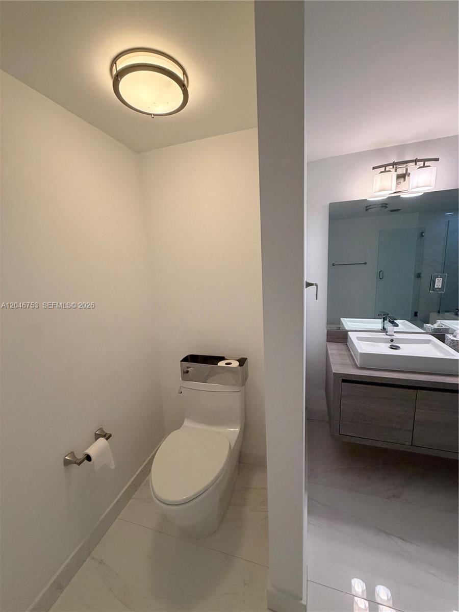 A12046753 Property Photo 32
