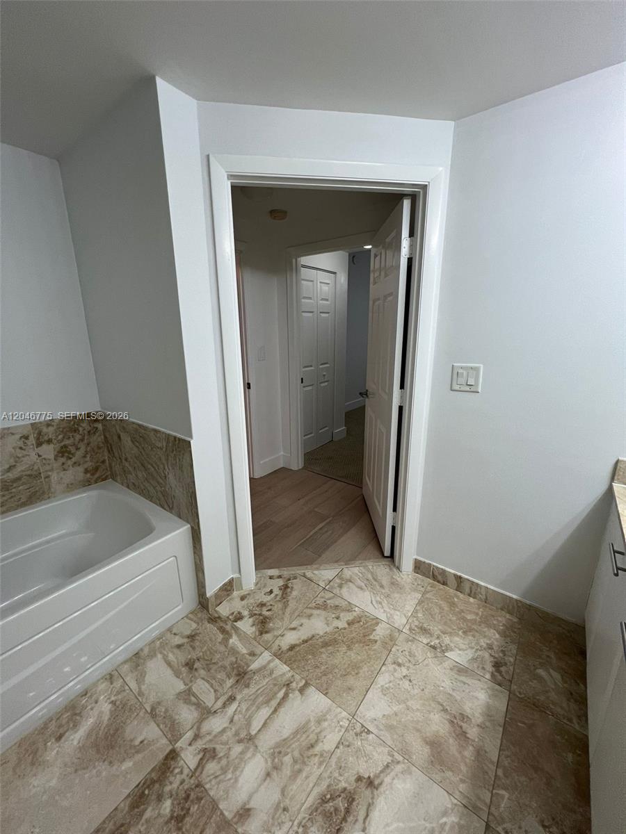 510 Nw 84th Avenue 205 Property Photo 6