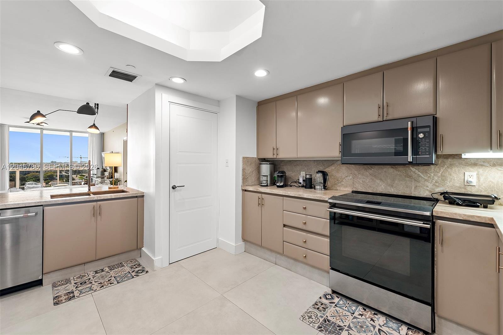 9595 Collins Avenue N10f Property Photo 15