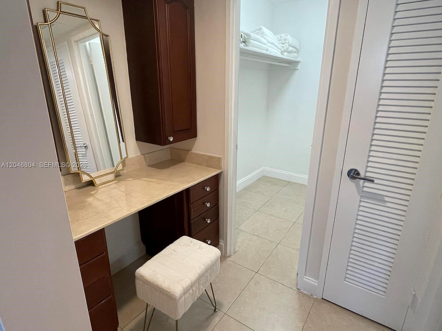 5151 Collins Avenue 1722 Property Photo 9