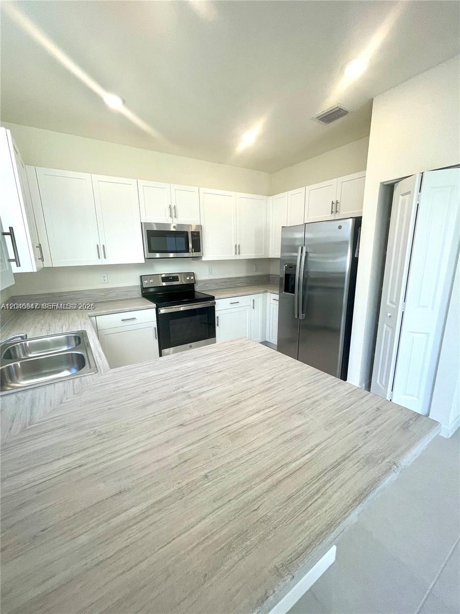 3338 W 112th Street Property Photo 14