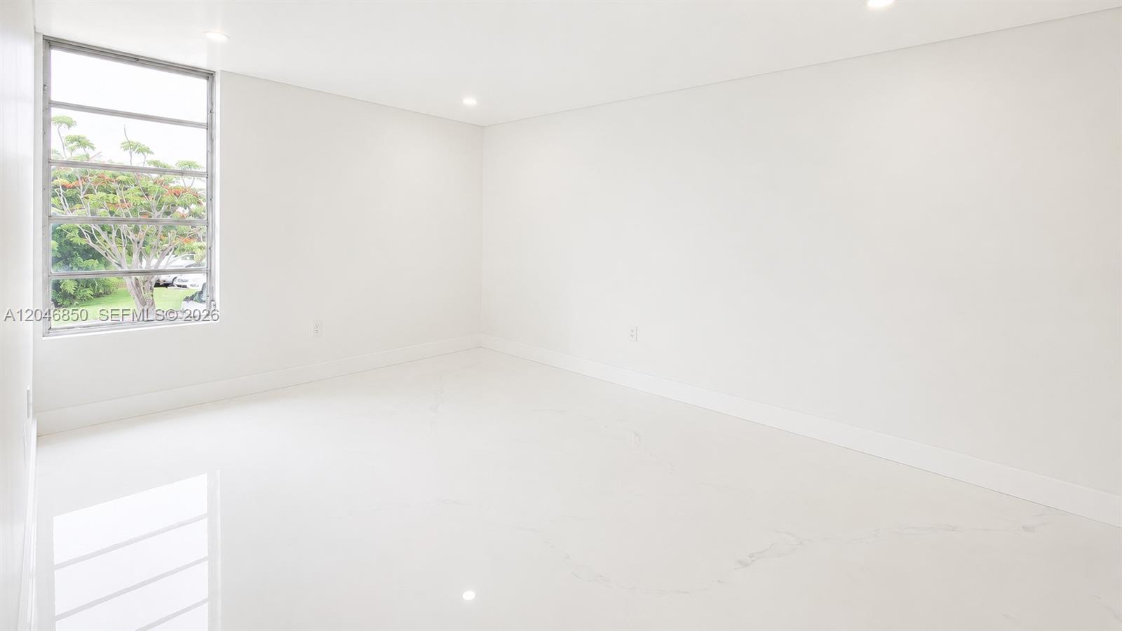 9682 Fontainebleau Boulevard 203 Property Photo 15