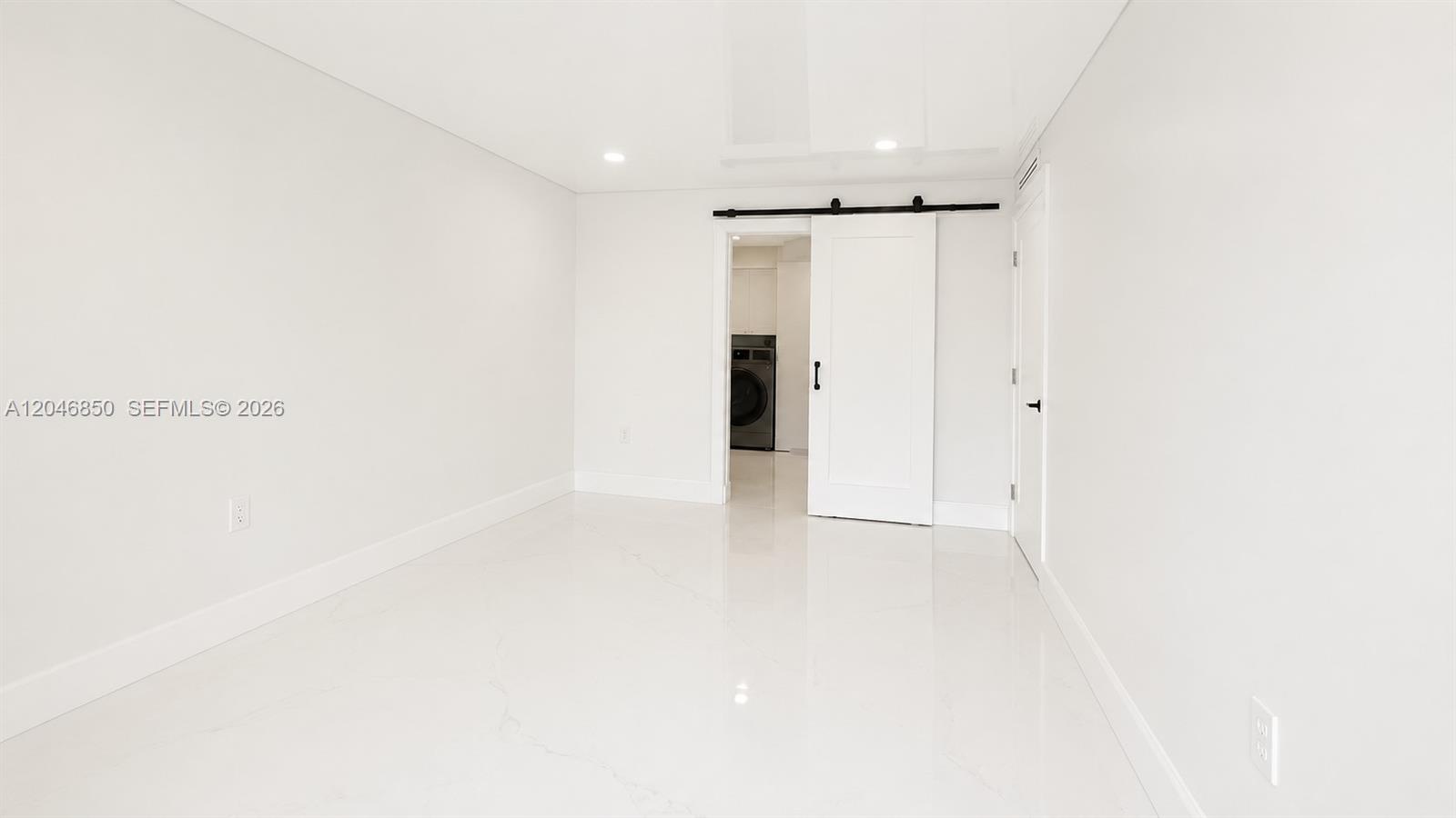 9682 Fontainebleau Boulevard 203 Property Photo 16