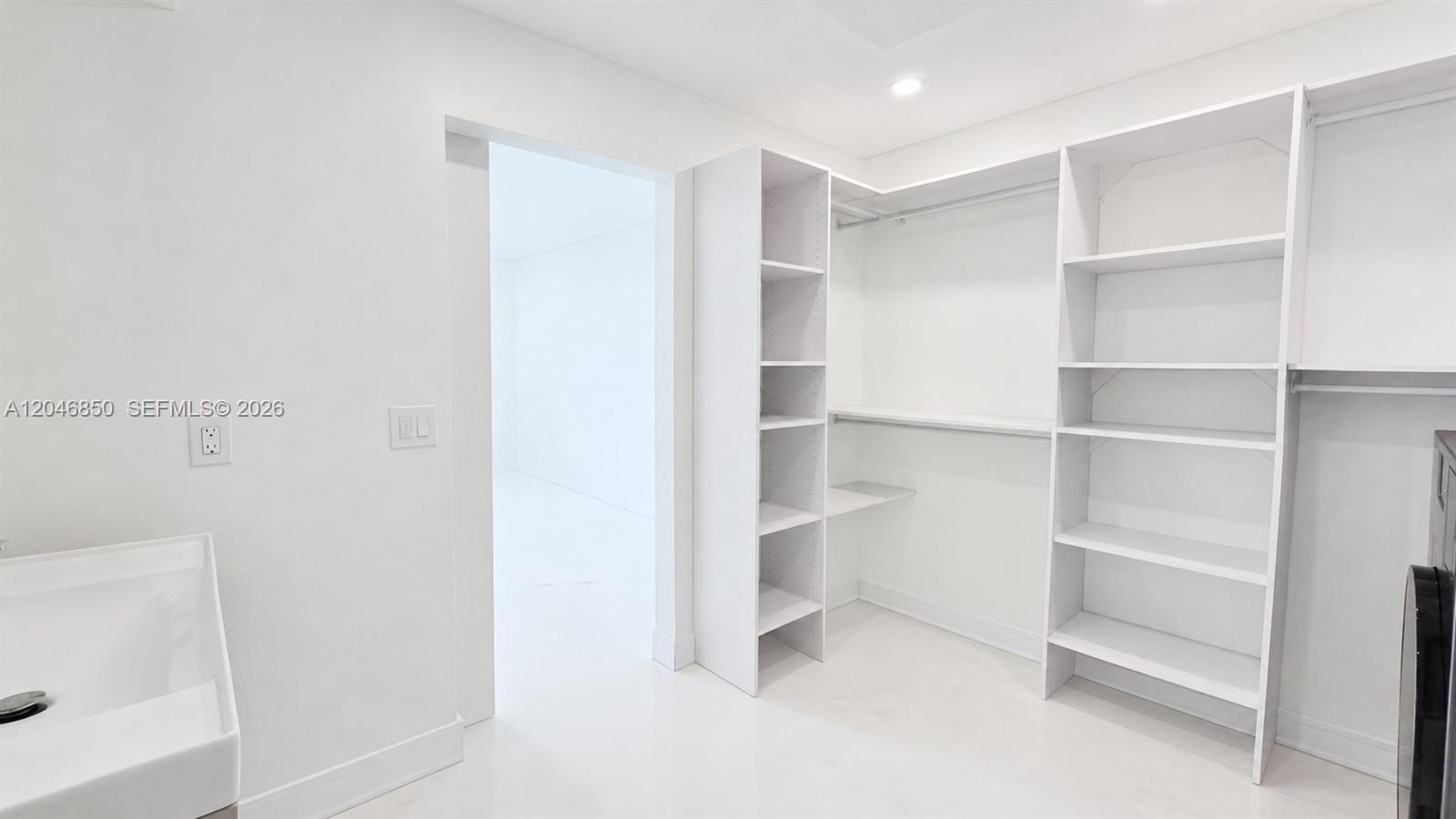 9682 Fontainebleau Boulevard 203 Property Photo 19