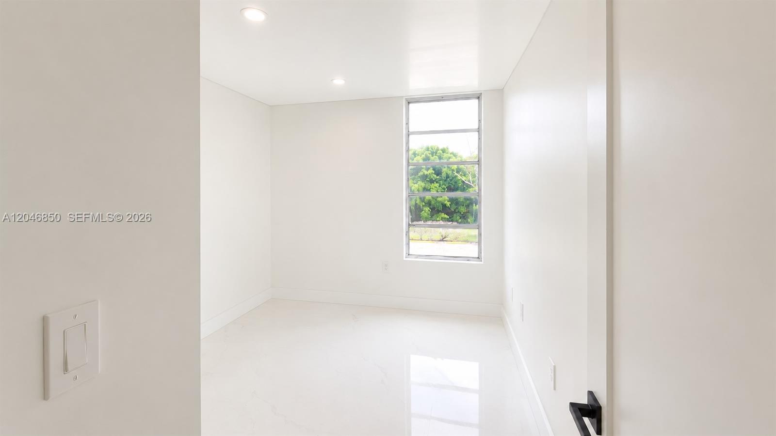 9682 Fontainebleau Boulevard 203 Property Photo 20