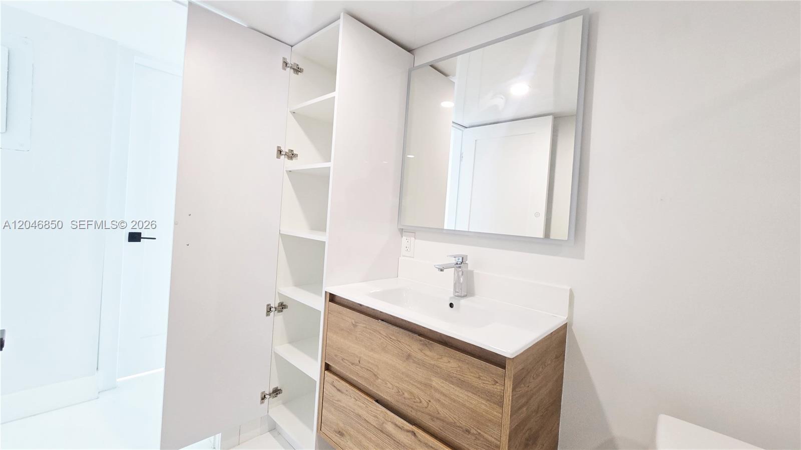 9682 Fontainebleau Boulevard 203 Property Photo 27
