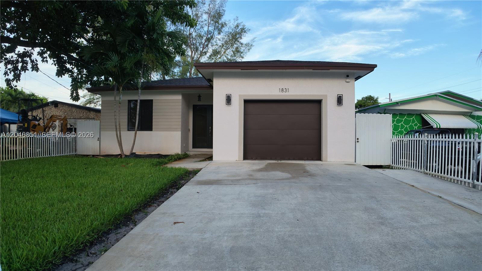 1831 Sw 48th Avenue Property Photo 1