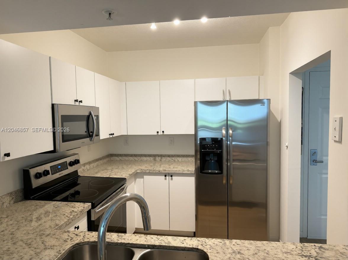 A12046857 Property Photo 4