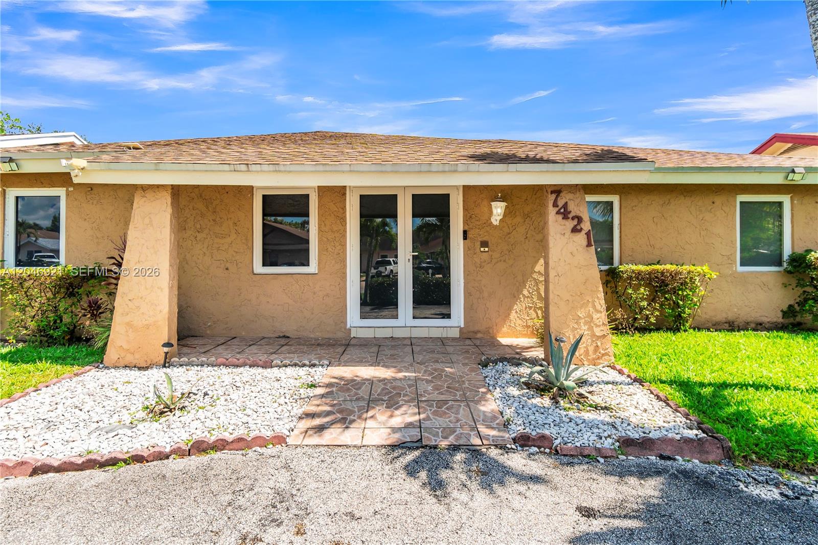 7421 Sw 14th Court Property Photo 1