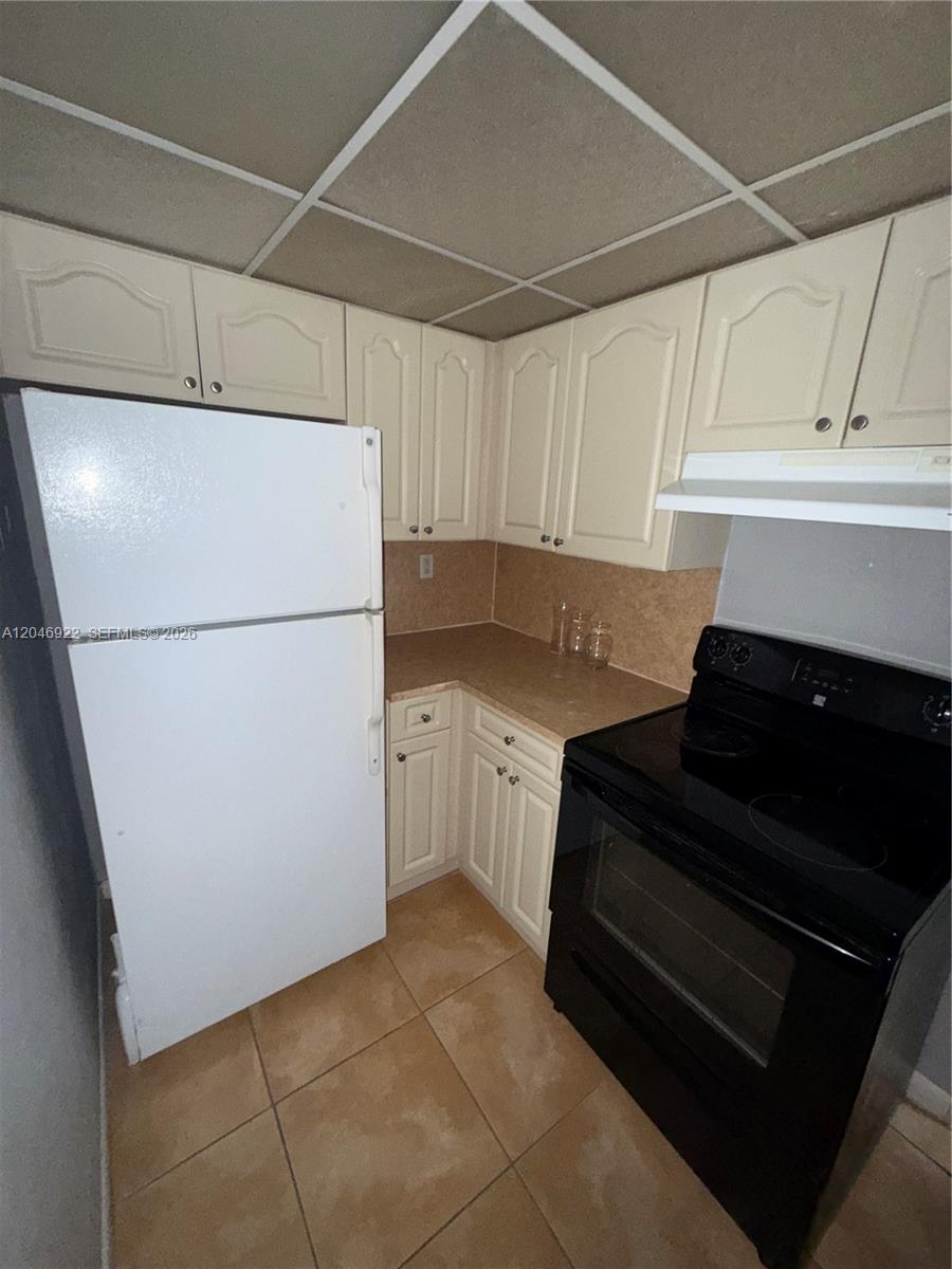 6960 Miami Gardens Drive 2-431a Property Photo 4