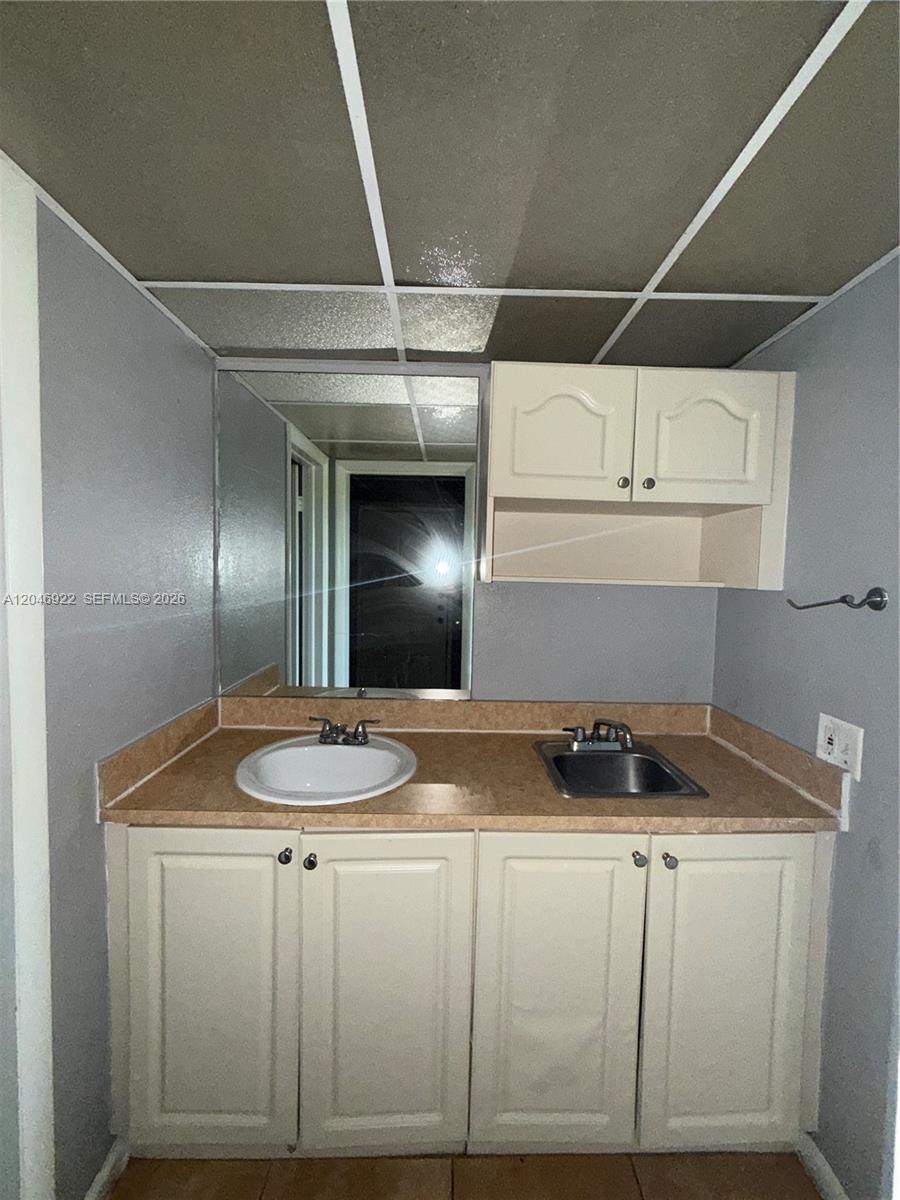 6960 Miami Gardens Drive 2-431a Property Photo 6