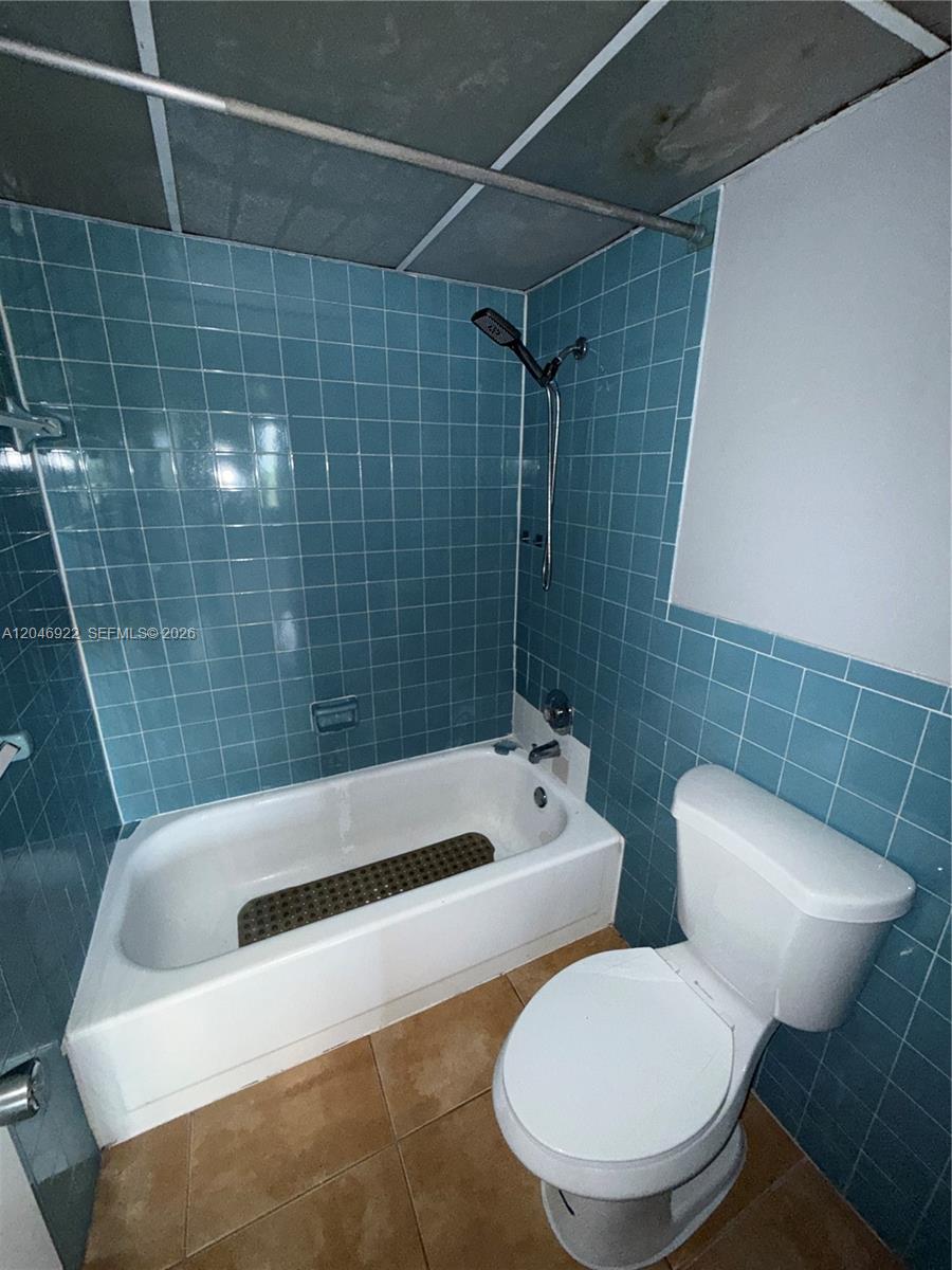 6960 Miami Gardens Drive 2-431a Property Photo 10
