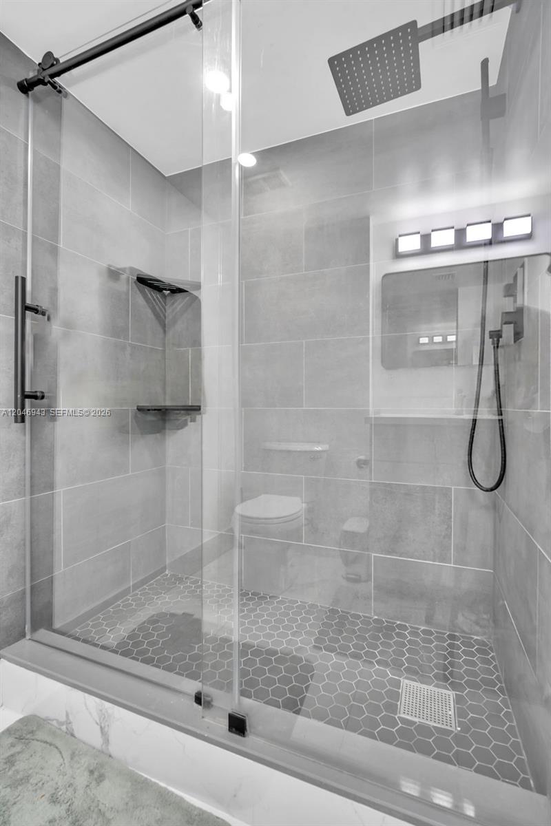 1000 W Island Boulevard 1206 Property Photo 19